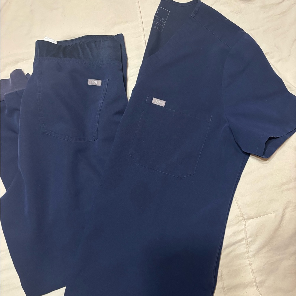 FIGS Navy Blue Scrub Top and Pants Set